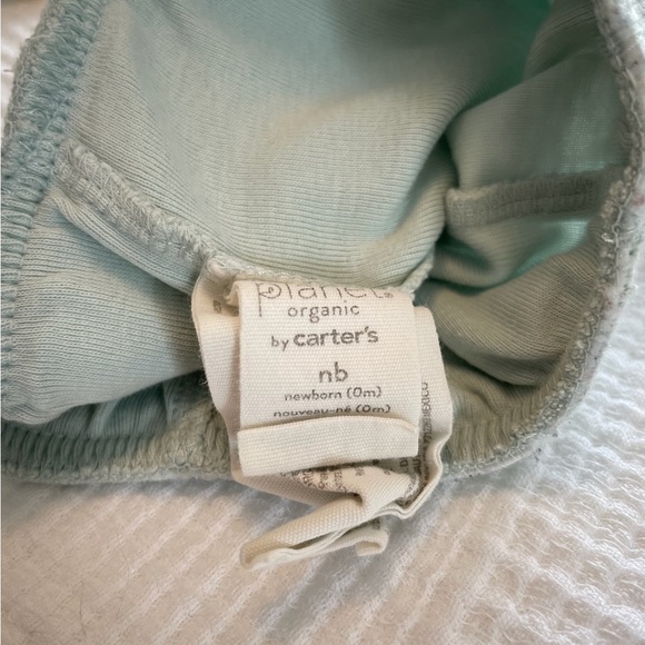 Carter’s NB Bundle - Picture 4 of 9